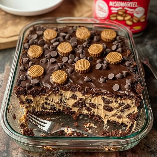 Reese’s Peanut Butter Earthquake Cake
