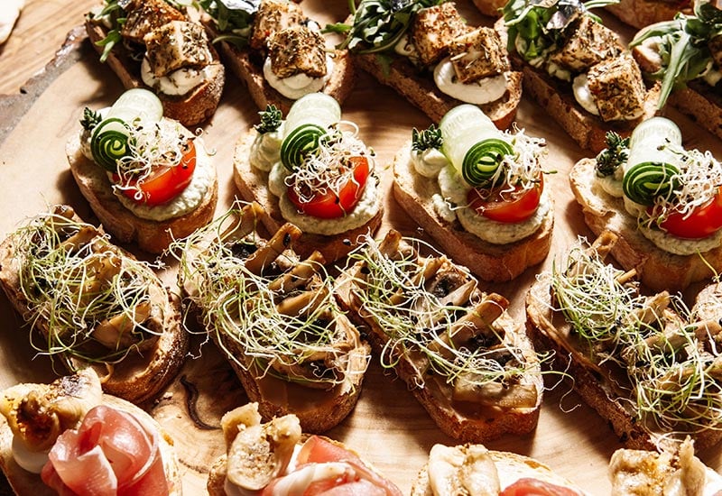 27+ Friendsgiving Food Ideas That Are Not Turkey