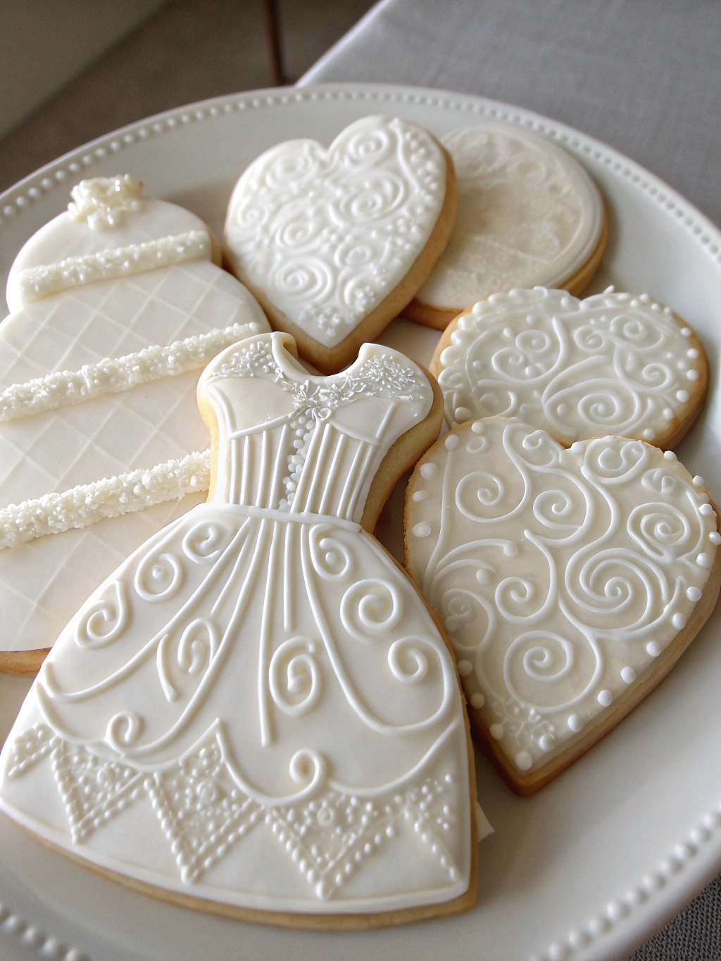 Wedding Sugar Cookies: Elegant White-on-White Decorating Guide